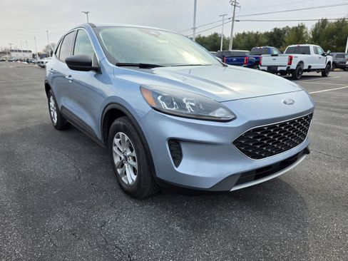 Used 2022 Ford Escape SE w/ Cold Weather Package image 5