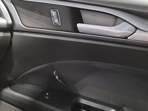 Used 2015 Ford Fusion SE image 18