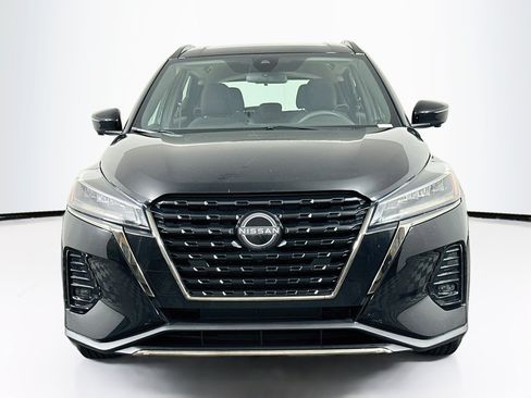 Used 2024 Nissan Kicks SR FWD image 2