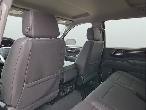 New 2026 GMC Sierra 1500 SLE w/ Preferred Package image 13