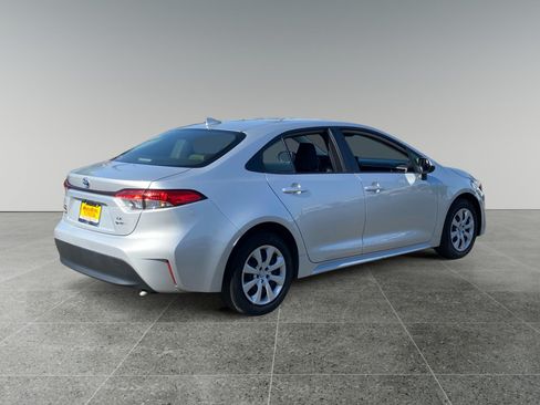Used 2025 Toyota Corolla LE FWD image 5