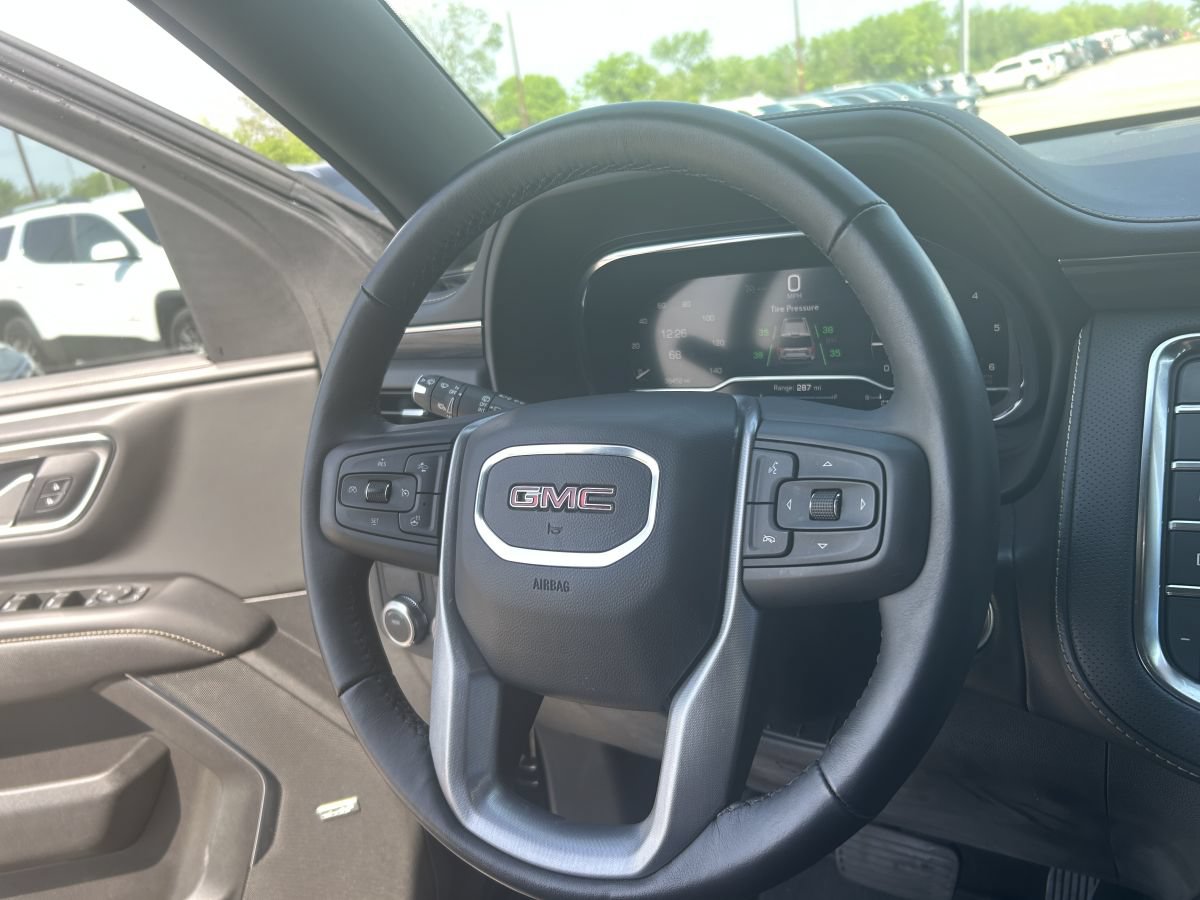 Used 2022 GMC Yukon SLT w/ SLT Luxury Package RWD image 8