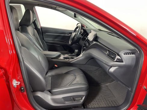 Used 2022 Toyota Camry XSE image 7