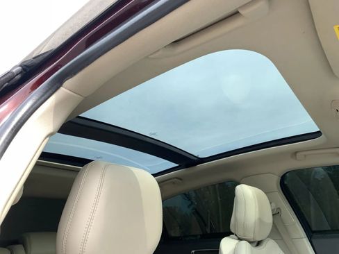 Used 2020 Lincoln Continental w/ Premium Package image 12