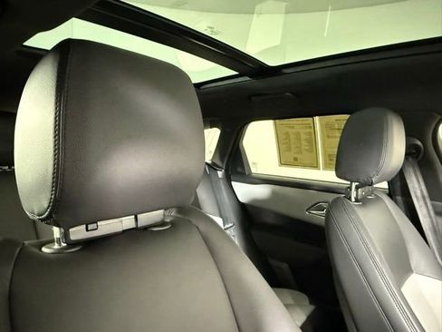 Certified 2026 Land Rover Range Rover Velar Dynamic SE image 33