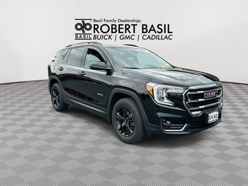 Used 2024 GMC Terrain AT4 AWD/4WD image 2