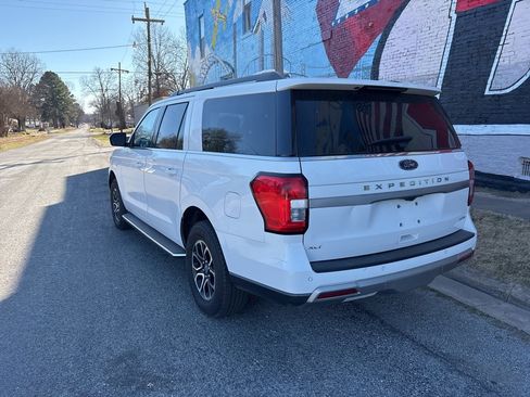 Used 2023 Ford Expedition Max XLT image 4