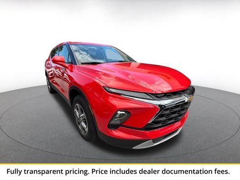 Used 2025 Chevrolet Blazer LT FWD image 1