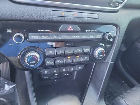 Used 2020 Kia Sportage EX w/ EX Technology Package FWD image 21