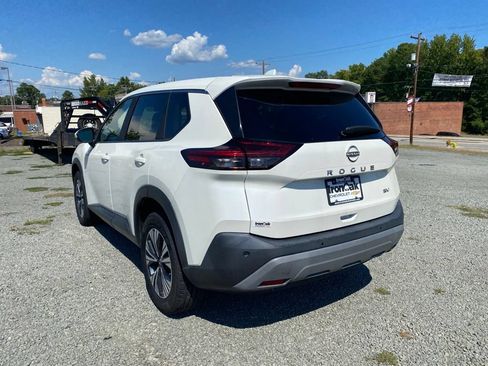 Used 2023 Nissan Rogue SV FWD image 5