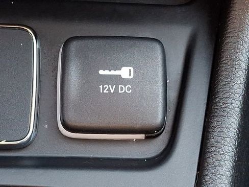 Used 2021 Jeep Cherokee Latitude Plus image 27