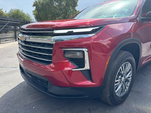 Used 2025 Chevrolet Traverse LT w/ Driver Confidence Package FWD image 36