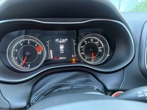 Used 2021 Jeep Cherokee Latitude Plus AWD/4WD image 8