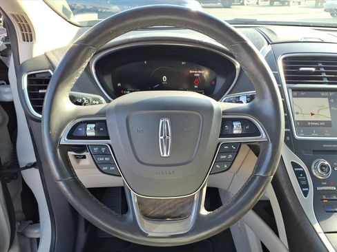 Used 2020 Lincoln Nautilus Reserve image 18