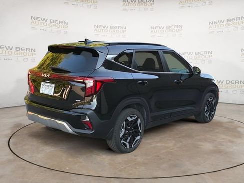 Used 2025 Kia Seltos SX w/ SX Sunroof Package AWD/4WD image 5