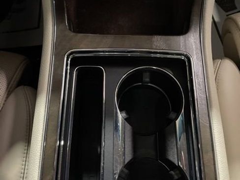 Used 2019 Lincoln Continental Reserve image 23