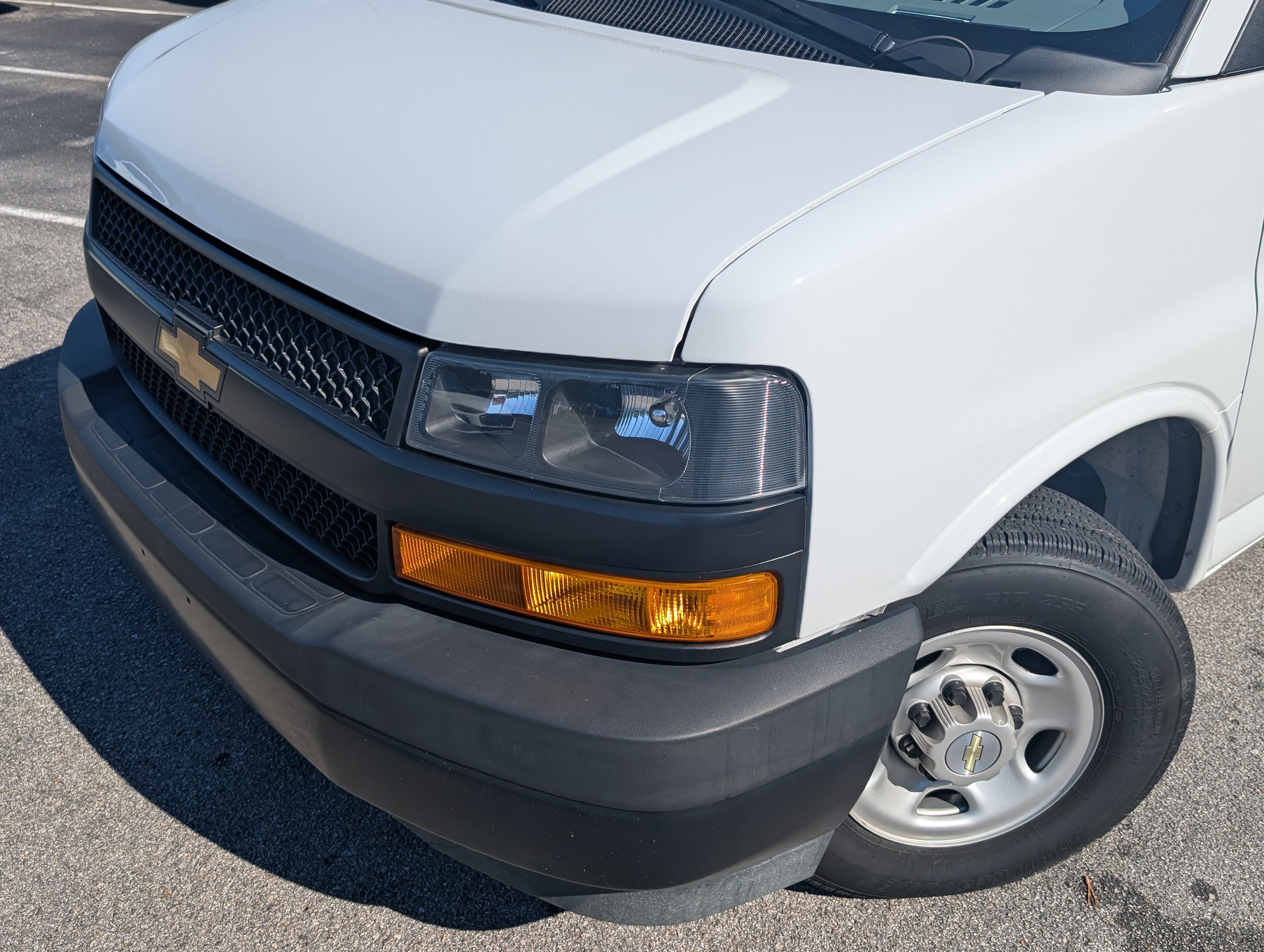 Used 2024 Chevrolet Express 3500 LS RWD image 13