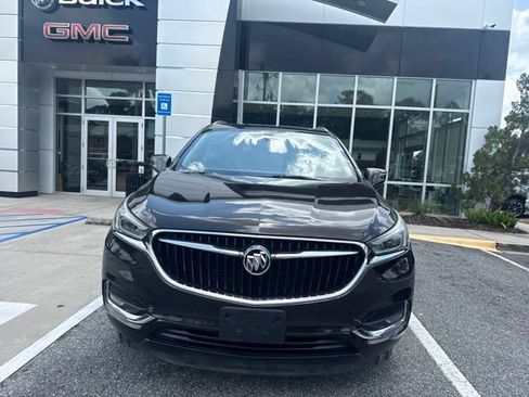 Used 2018 Buick Enclave Essence w/ Trailering Package FWD image 4