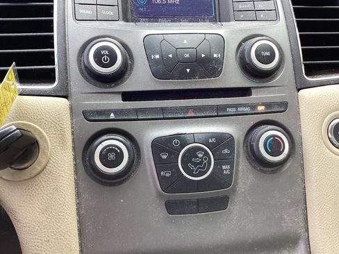 Used 2018 Ford Taurus SE image 26