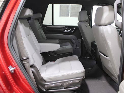 Used 2024 Chevrolet Tahoe LT w/ Luxury Package image 32