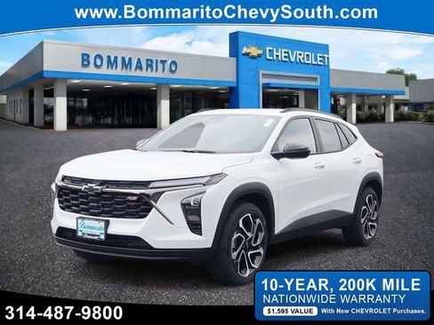 New 2026 Chevrolet Trax RS w/ Sunroof Package FWD image 1