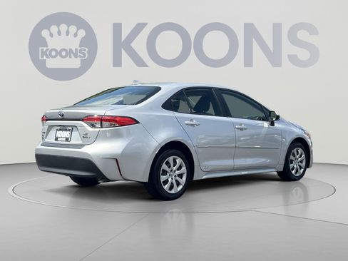 Used 2025 Toyota Corolla LE AWD/4WD image 8