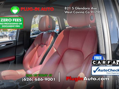 Used 2019 Porsche Macan AWD/4WD image 1