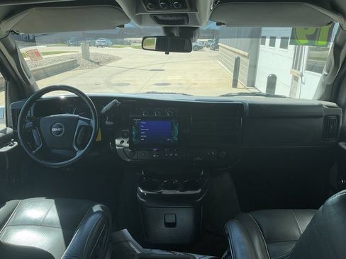 Used 2019 GMC Savana 2500 Extended RWD image 10