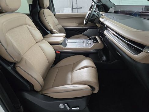 New 2025 Lincoln Navigator L Black Label image 21