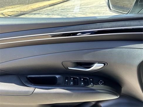 Used 2022 Hyundai Santa Cruz SE image 15