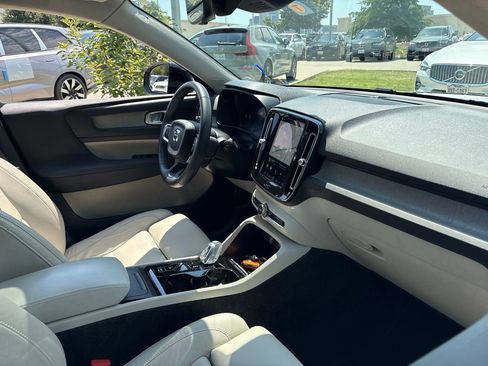 Certified 2023 Volvo XC40 B5 Plus w/ Driver Assist Package AWD/4WD image 14