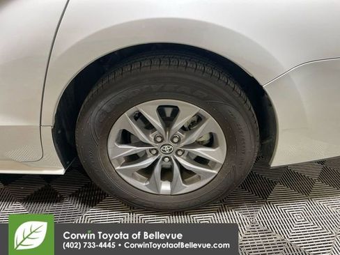 Used 2024 Toyota Sienna XLE image 24