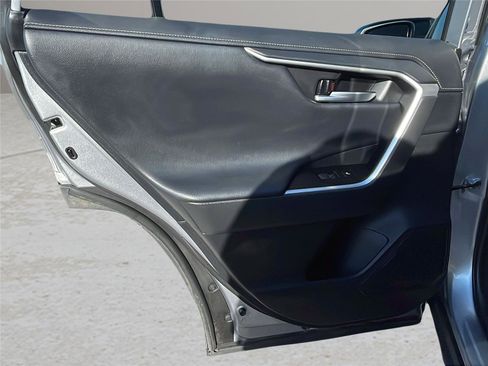 Used 2023 Toyota RAV4 Limited image 15