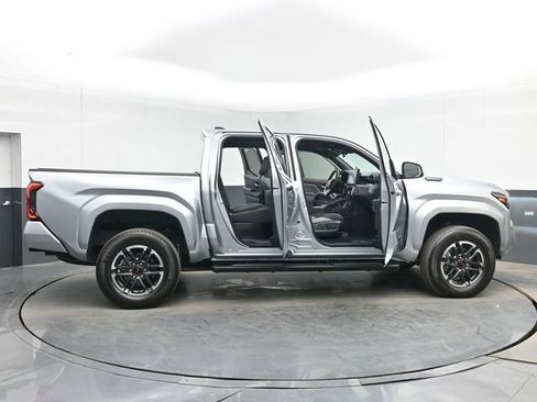 Used 2025 Toyota Tacoma TRD Sport w/ TRD Sport Upgrade Package AWD/4WD image 51