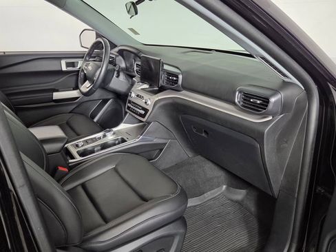 Used 2023 Ford Explorer XLT w/ Equipment Group 202A image 38