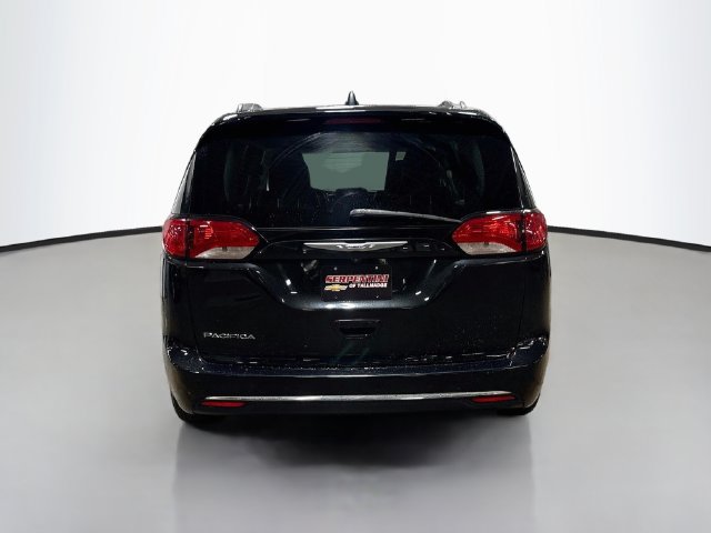 Used 2017 Chrysler Pacifica Touring-L FWD image 8