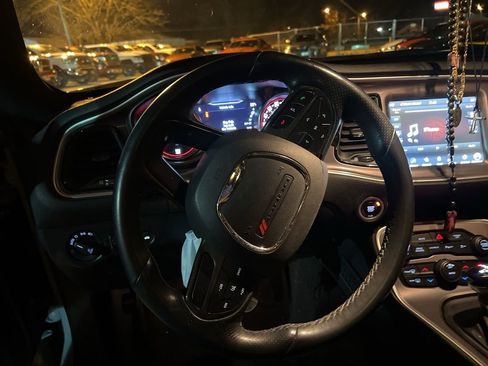 Used 2022 Dodge Challenger R/T Scat Pack w/ Driver Convenience Group image 10