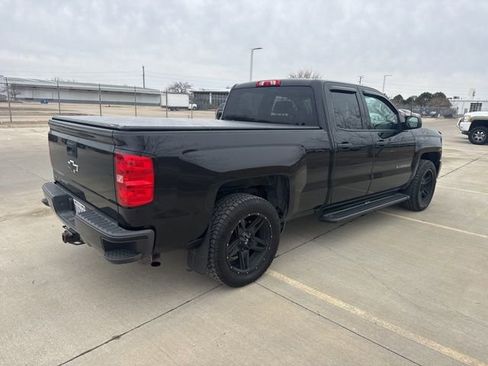 Used 2017 Chevrolet Silverado 1500 Custom w/ Custom Convenience Package image 3