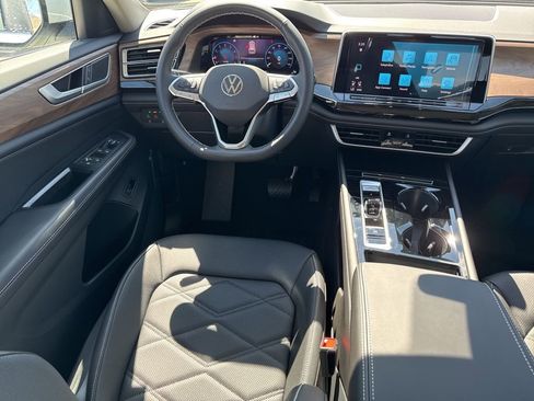 New 2026 Volkswagen Atlas SE FWD image 16