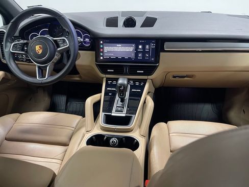 Used 2023 Porsche Cayenne AWD/4WD image 27