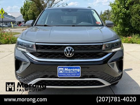 Used 2023 Volkswagen Taos SE w/ Panoramic Sunroof Package AWD/4WD image 3