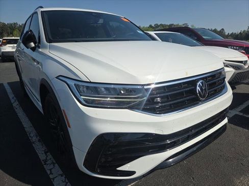Used 2022 Volkswagen Tiguan SE R-Line FWD image 21