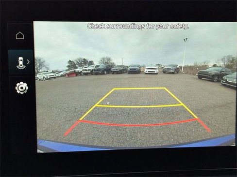 Used 2024 Hyundai Elantra SEL image 24