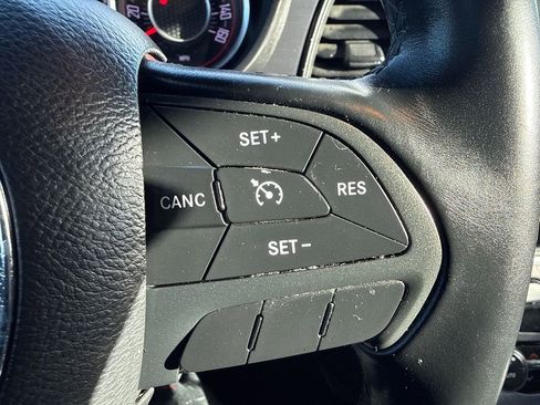 Used 2016 Dodge Challenger SXT image 20