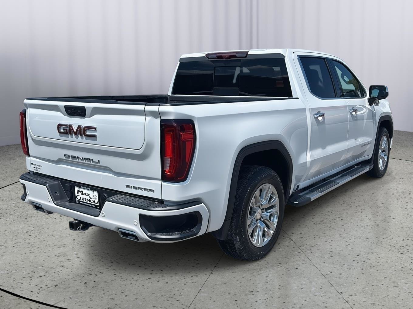 Used 2022 GMC Sierra 1500 Denali w/ Technology Package AWD/4WD image 6