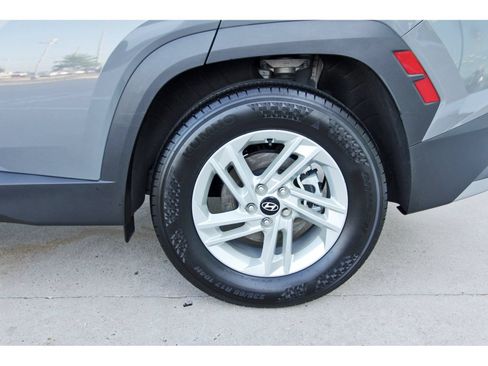 Used 2025 Hyundai Tucson SE FWD image 30