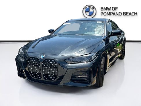 Used 2022 BMW 430i Coupe w/ M Sport Package RWD image 3
