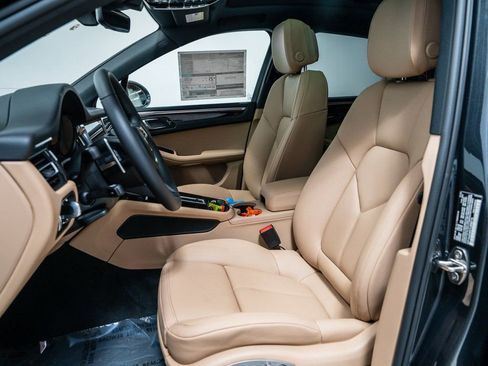 New 2026 Porsche Macan image 5