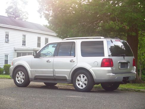 Used 2004 Lincoln Navigator Luxury AWD/4WD image 21