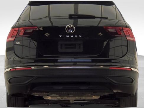 Used 2023 Volkswagen Tiguan SE FWD image 5